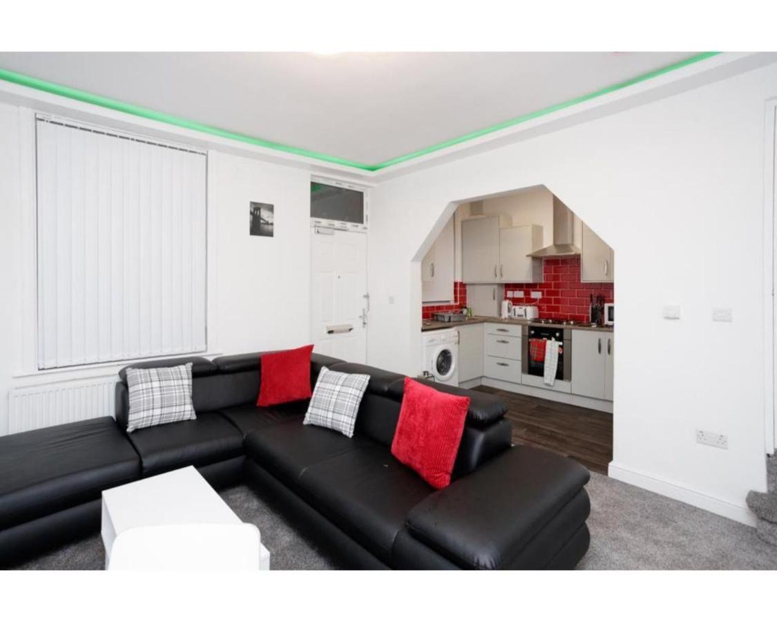 Carter House Apartments.....6 Beds In 3 Bedrooms Leeds  Dış mekan fotoğraf