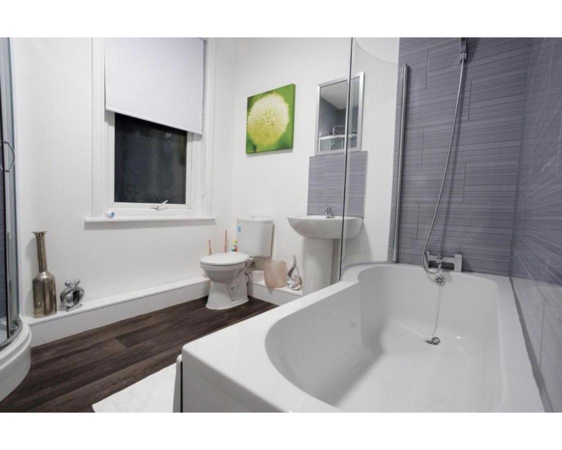 Carter House Apartments.....6 Beds In 3 Bedrooms Leeds  Dış mekan fotoğraf